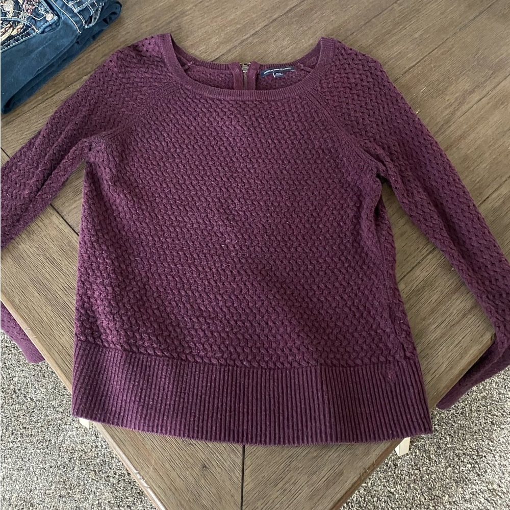 American eagle sweater medium